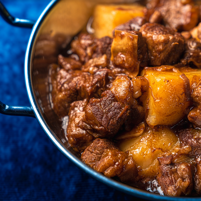 Braised Beef Brisket and Potatoes (土豆燉牛腩)